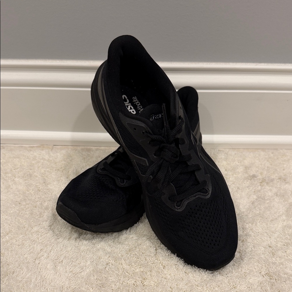 Asics Women’s Black Running Shoes (Wide)